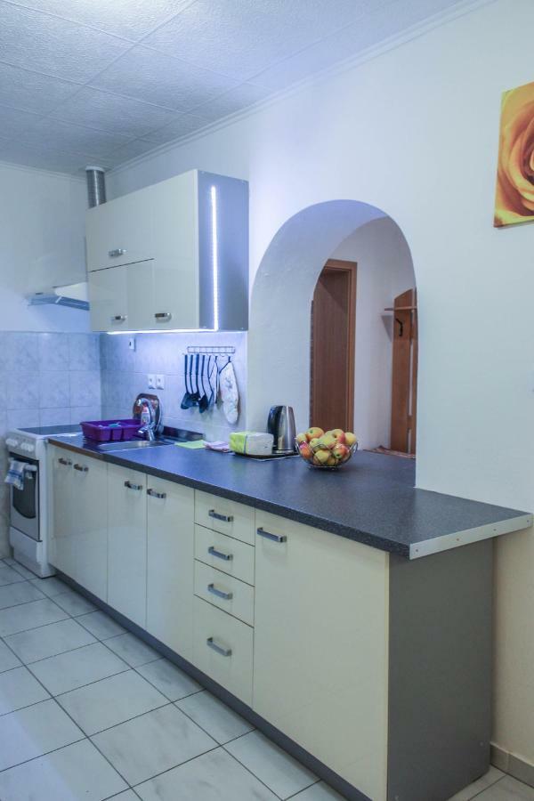 Apartman Marta Banka Exteriör bild